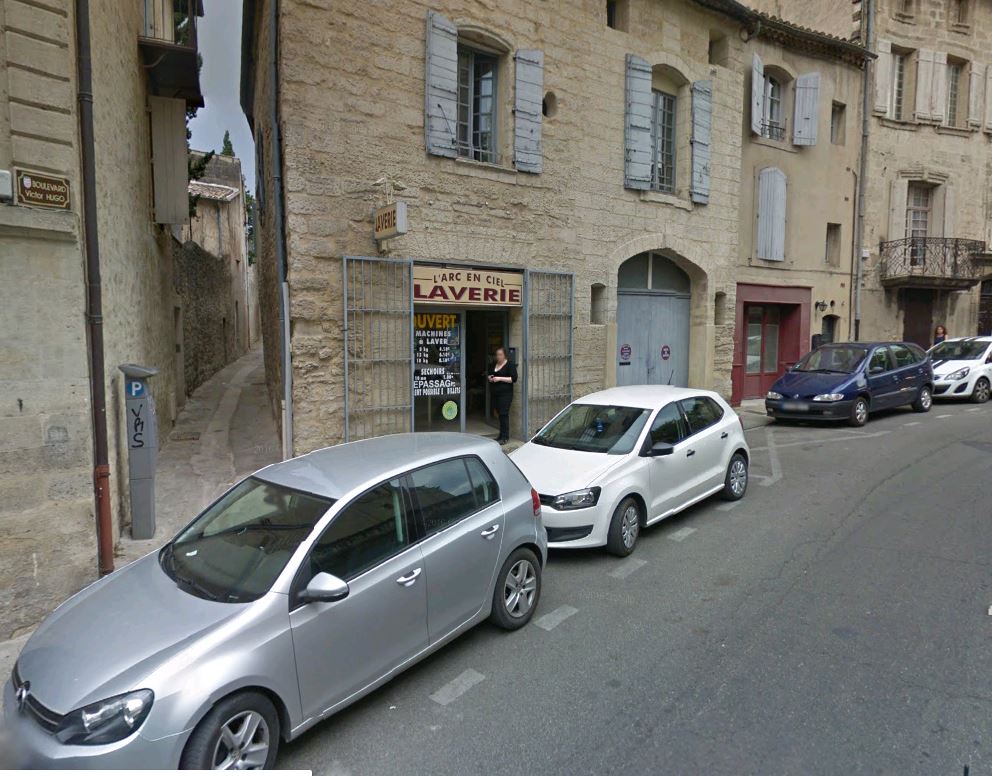 Laverie Uzes 30