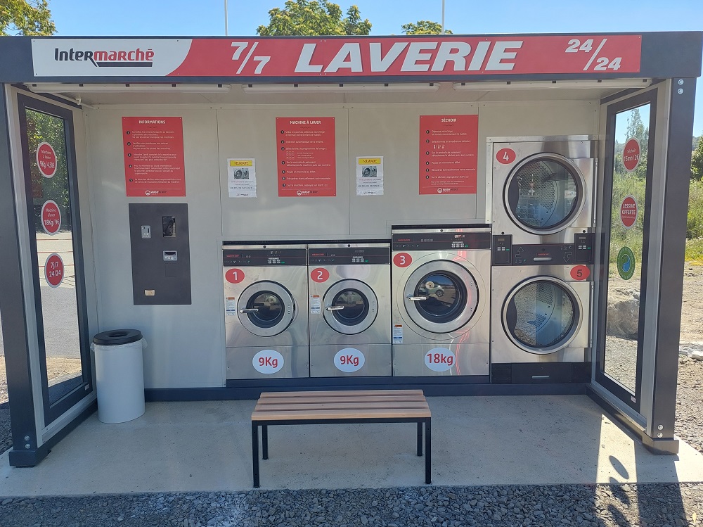 LAVERIE BLANZAT